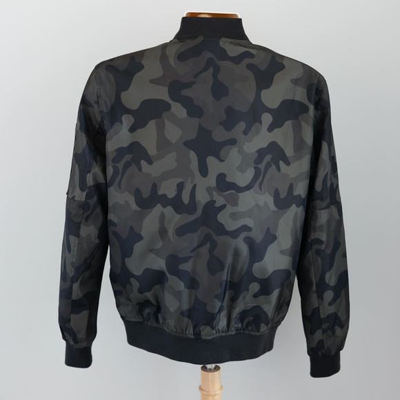 Men's Camo Bomber Jacket Bershka Size Medium Like New - Picture 6 of 6